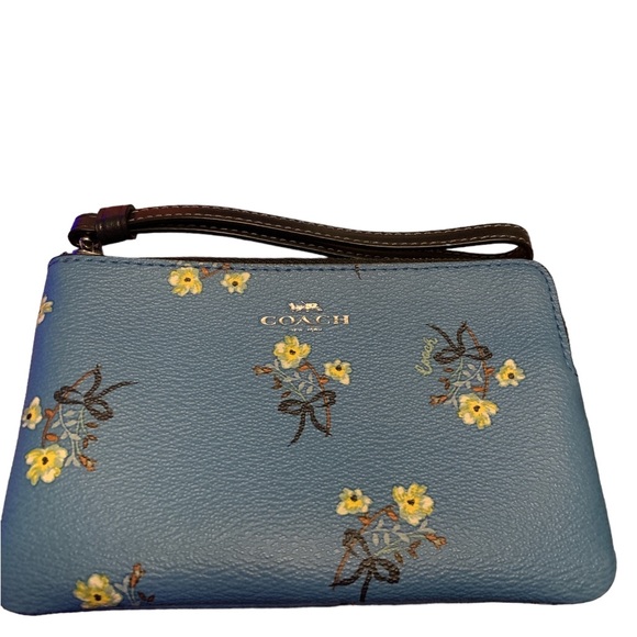 NWOT Coach Flower 🌼 Print Wristlet with black strap and two card slots inside - Picture 8 of 9
